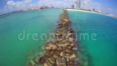 迈阿密海滩南角公园的岩石